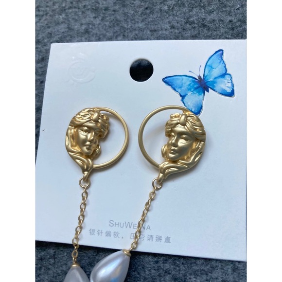 Gold Tone Goddess Face Dangle Earrings Faux Pearl Drop - Picture 6 of 6